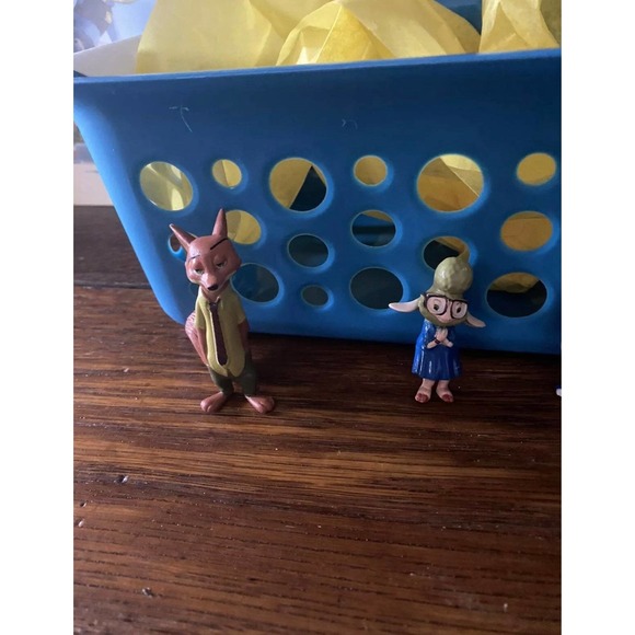 Zootopia Gift Basket Plush Pillow Characters Action Figures Sticker Book - Picture 7 of 10